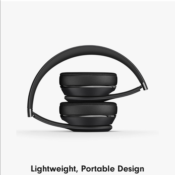 Wireless beats headphones + case and cords - Picture 2 of 4